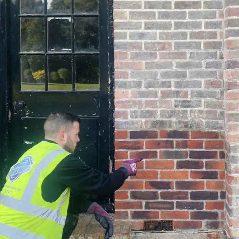 feel_the_pressure_brick_cleaning_cleaning_sample.webp